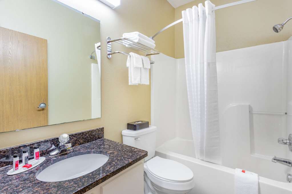 Super 8 by Wyndham Kokomo - photo 21