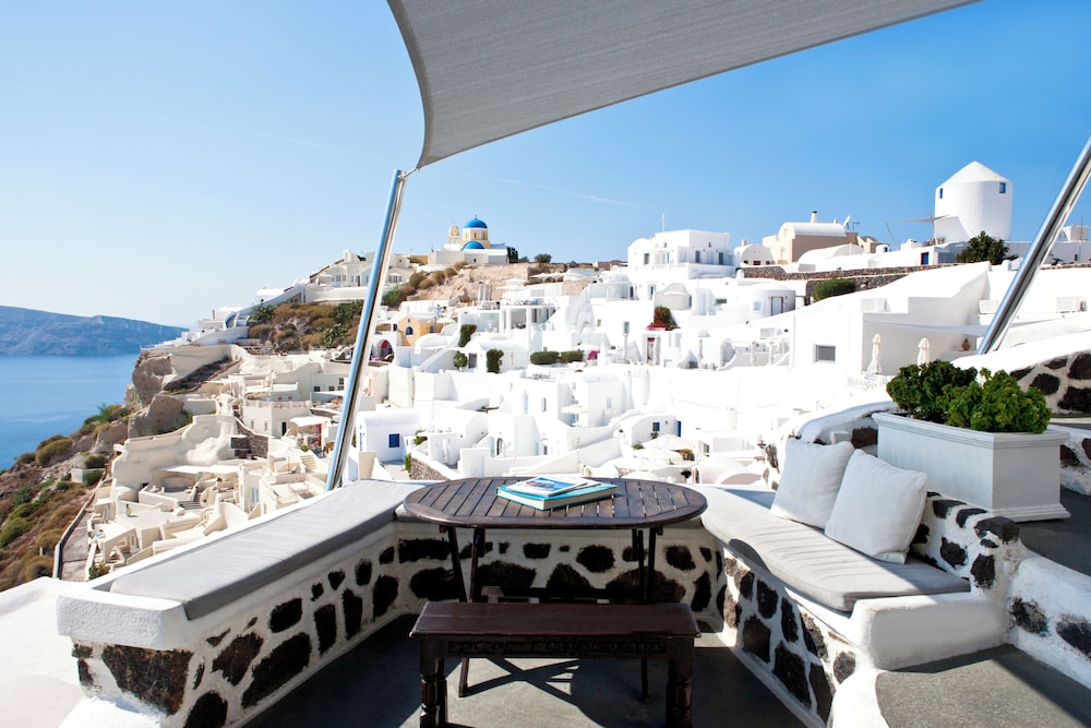Alexander’s Suites — Oia — photo 2