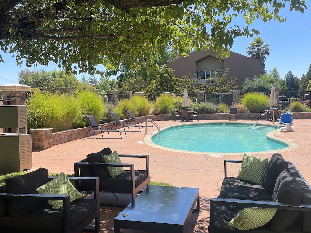 Hotel Indigo Napa Valley by IHG - photo 44