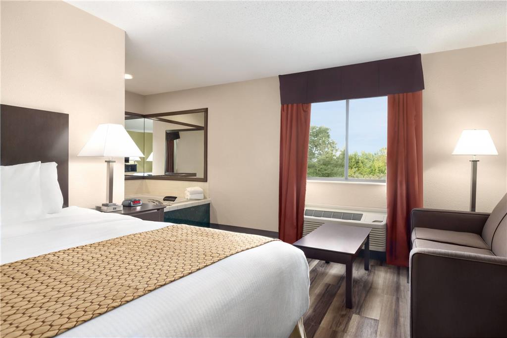 Baymont by Wyndham Monroe - photo 16