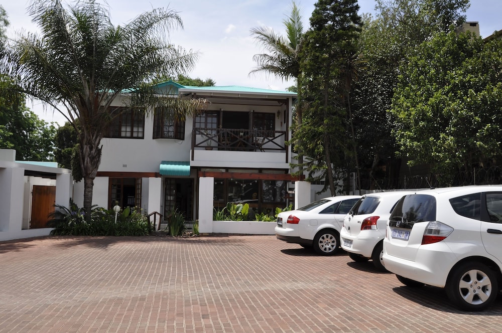Crane's Nest Guest House @ 212 — 4-Star Luxury Hotel in Pretoria, South Africa
