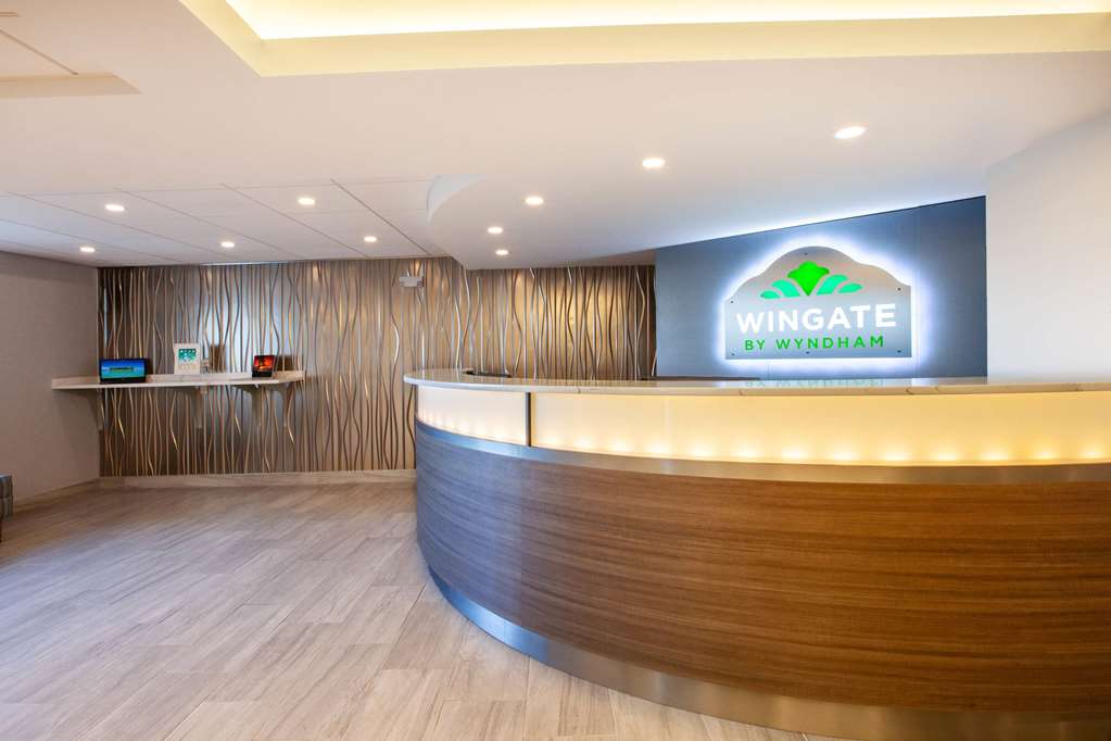 Wingate by Wyndham Detroit Metro Airport - photo 8