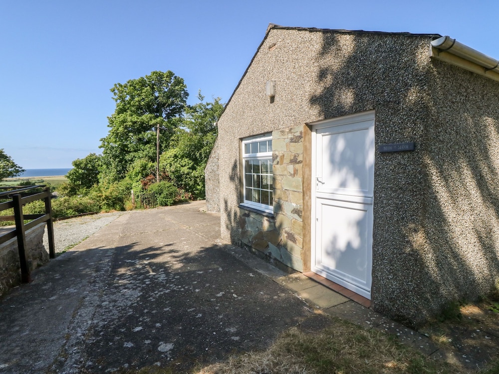 Min Y Mor in Criccieth, United Kingdom