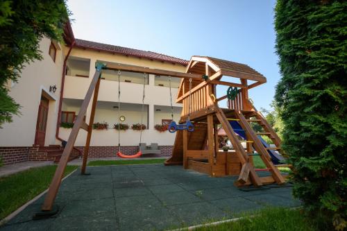 Fairview Meadows - carbon neutral hotel in Peterborough