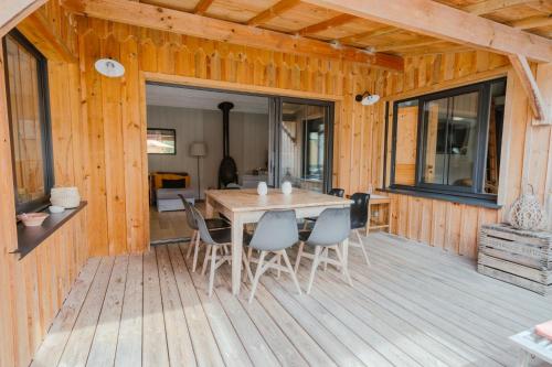 Superbe villa Obordelo A 50 m de la plage. — 4-Star Luxury Hotel in Andernos-Les-Bains, France
