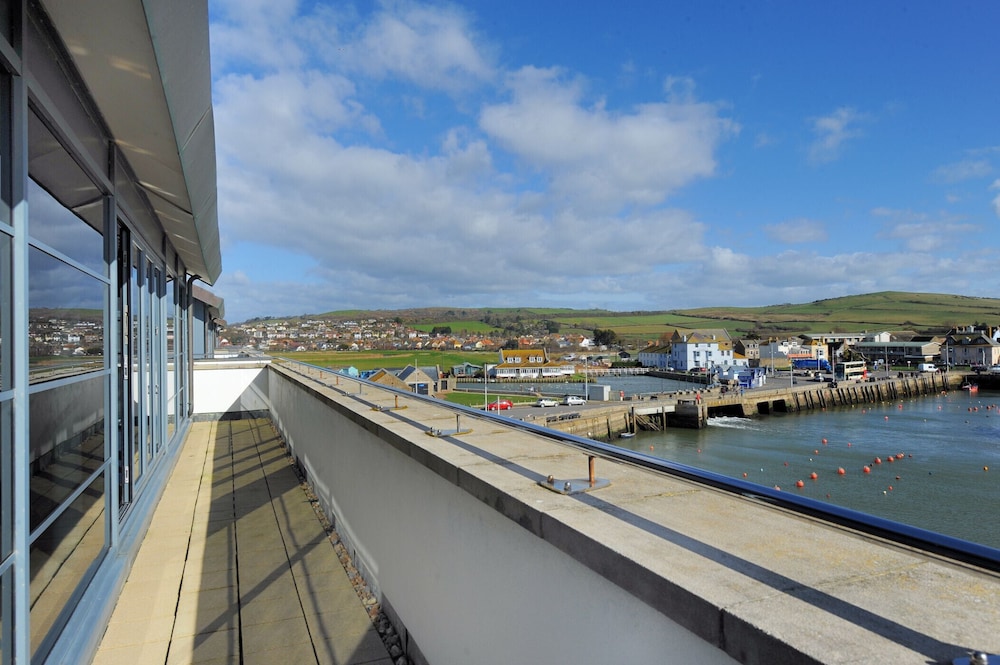The Penthouse — 4-Star Luxury Hotel in Bridport, United Kingdom