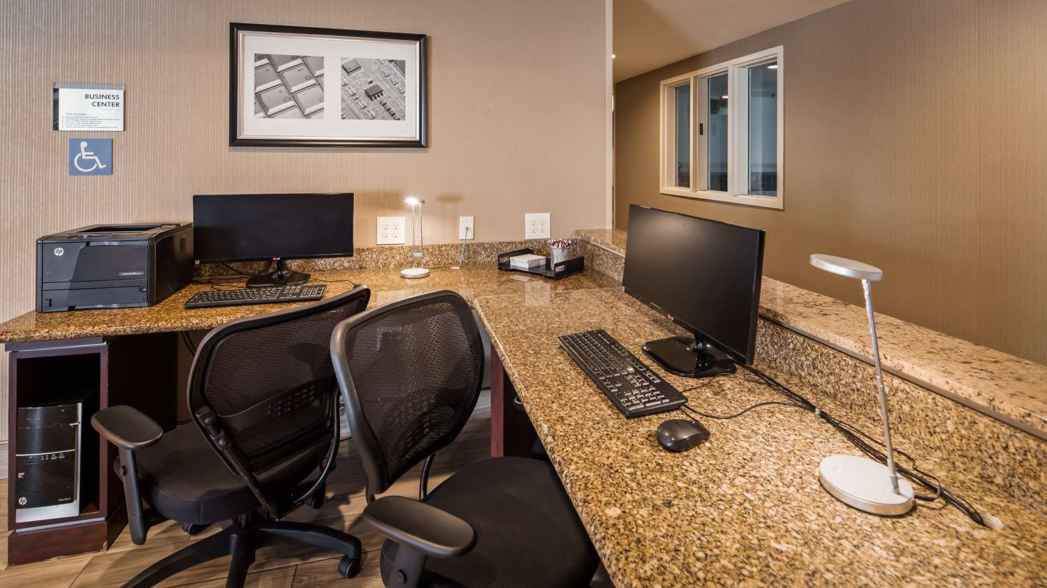 Airport Inn and Suites - photo 24