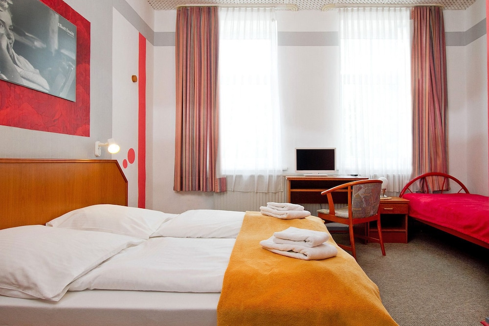 Hotel Neun 3 4 — Celle — photo 3
