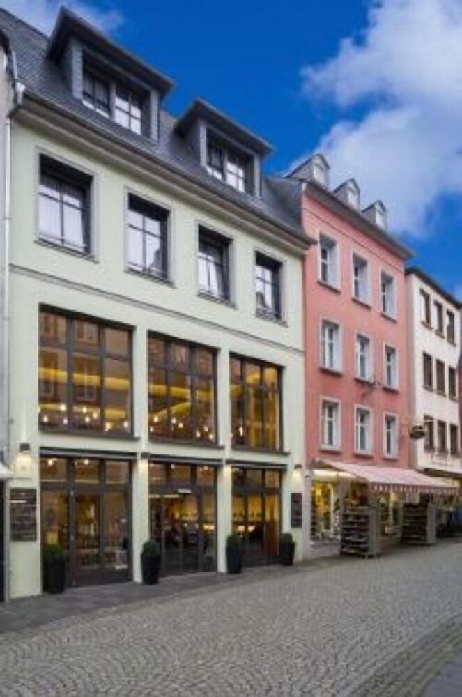 Weingut & Gästehaus Schmitz Bergweiler — 4-Star Luxury Hotel in Bernkastel-Kues, Germany