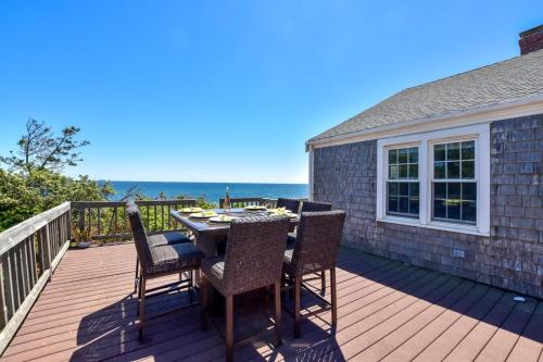 Stunning Waterfront Views Beach steps away — Wellfleet — photo 3