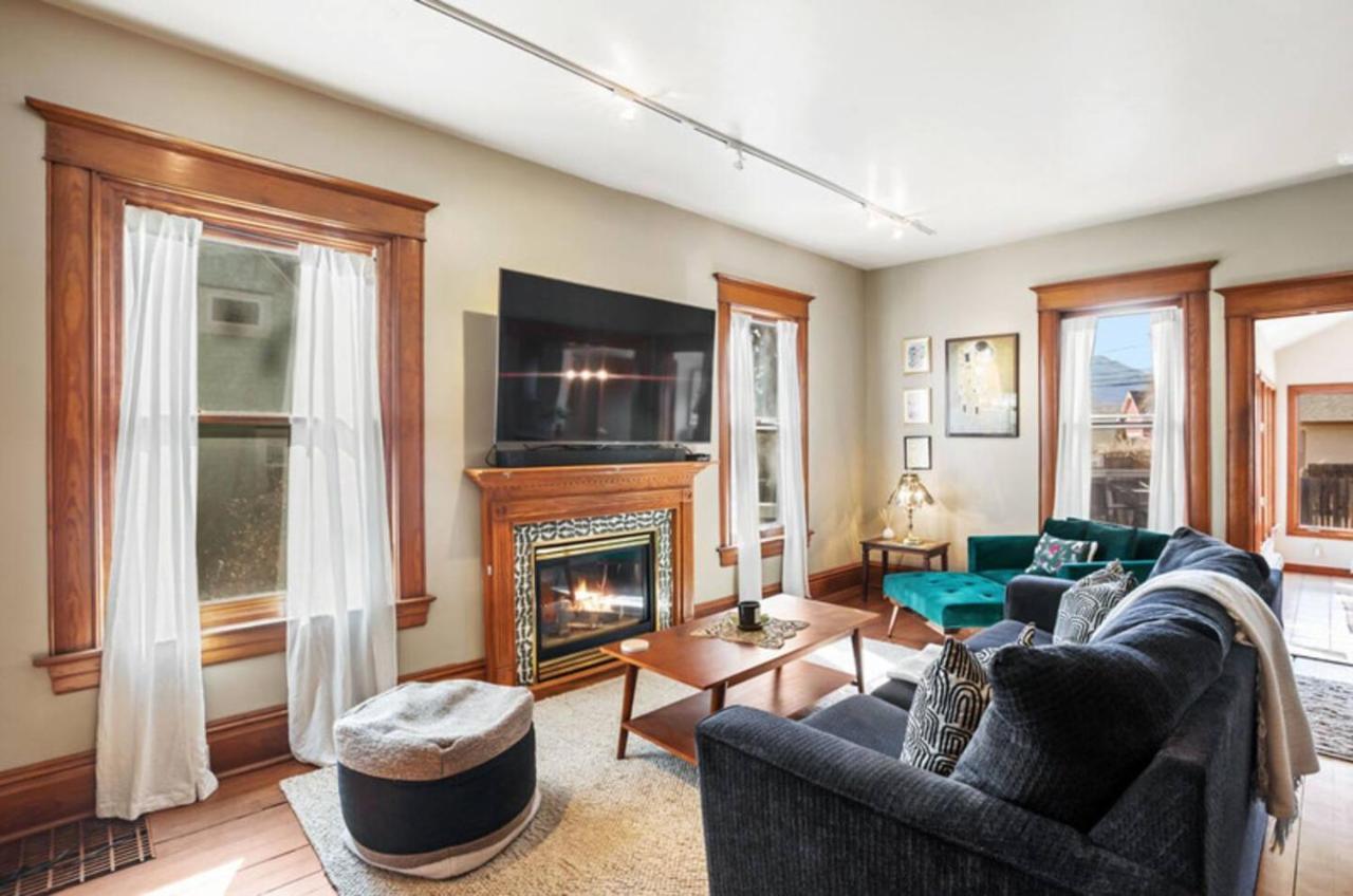3br Victorian Central Midterm Stay Spacious — 4-Star Luxury Hotel in Colorado Springs, United States