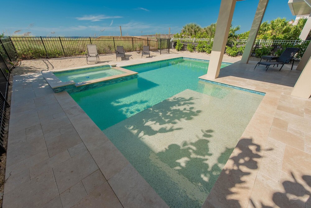Beach Side Paradise — 4-Star Luxury Hotel in Bradenton Beach, United States