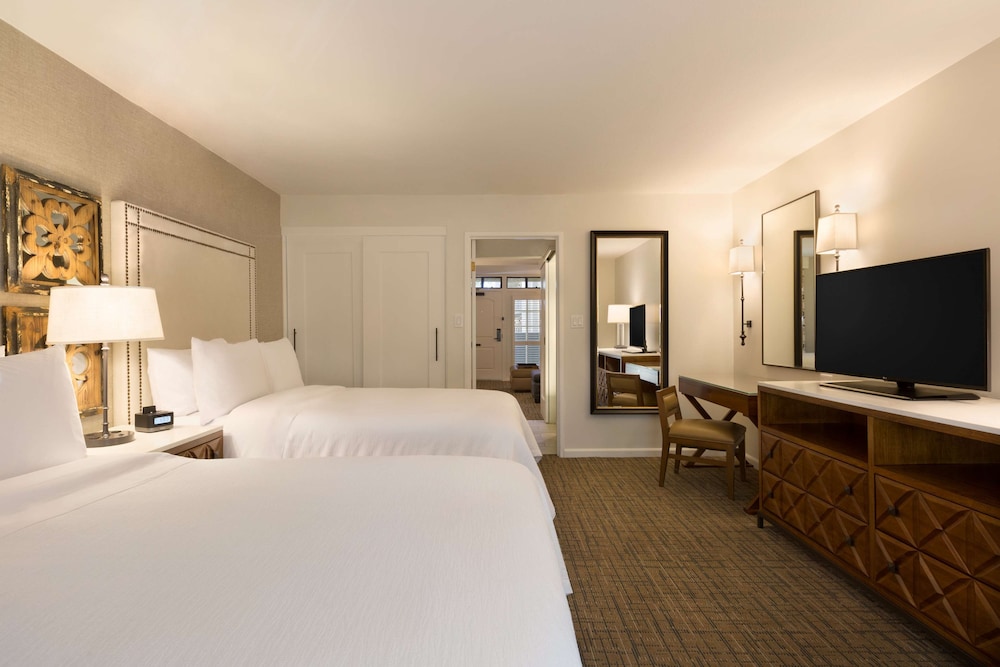 Embassy Suites by Hilton Scottsdale Resort - photo 10