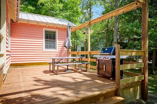 Dollybrook 7 Pet Friendly Community Pool Groups Welcome in Fennville, United States