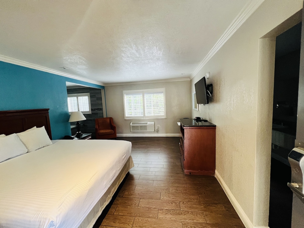 Casa Blanca Hotel and Suites Orange - photo 11