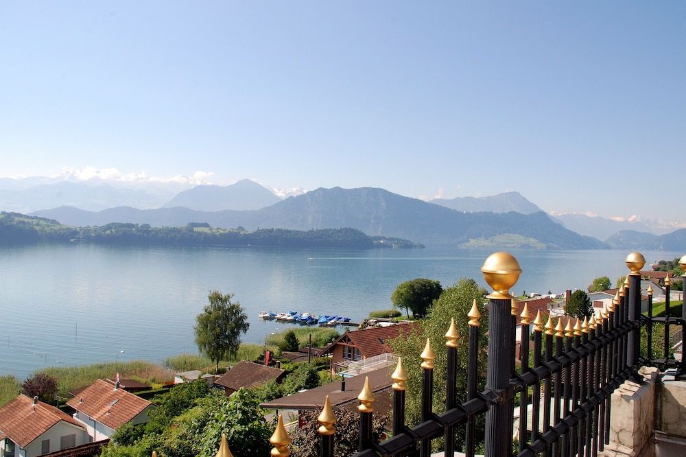Jagd Schloss Swiss Chalet Merlischachen — 4-Star Luxury Hotel in Kussnacht, Switzerland