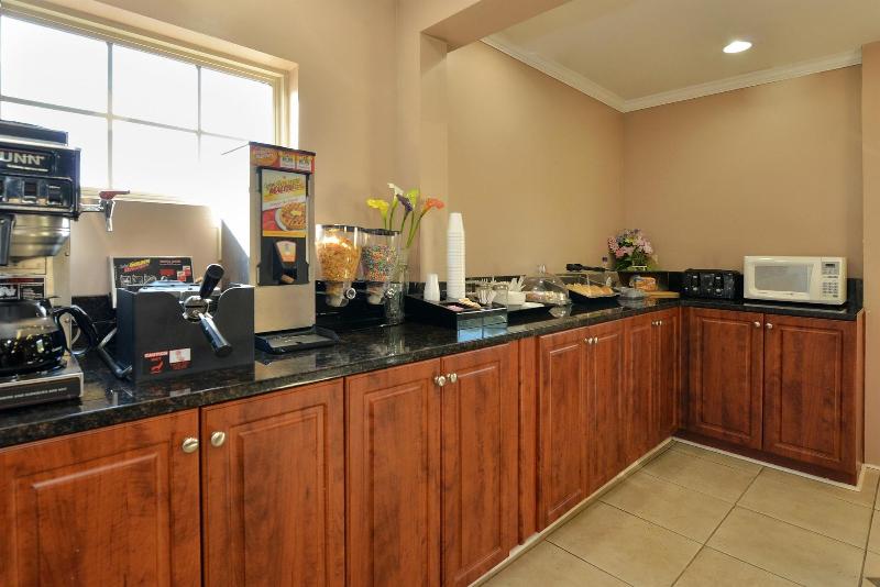 Rodeway Inn - photo 23