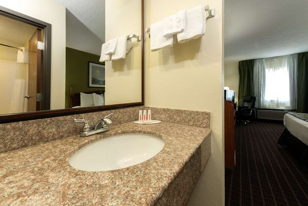 Baymont by Wyndham Louisville South I 65 - photo 17