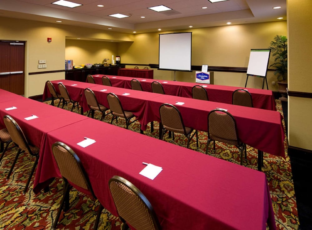 Hampton Inn Schenectady Downtown - photo 39