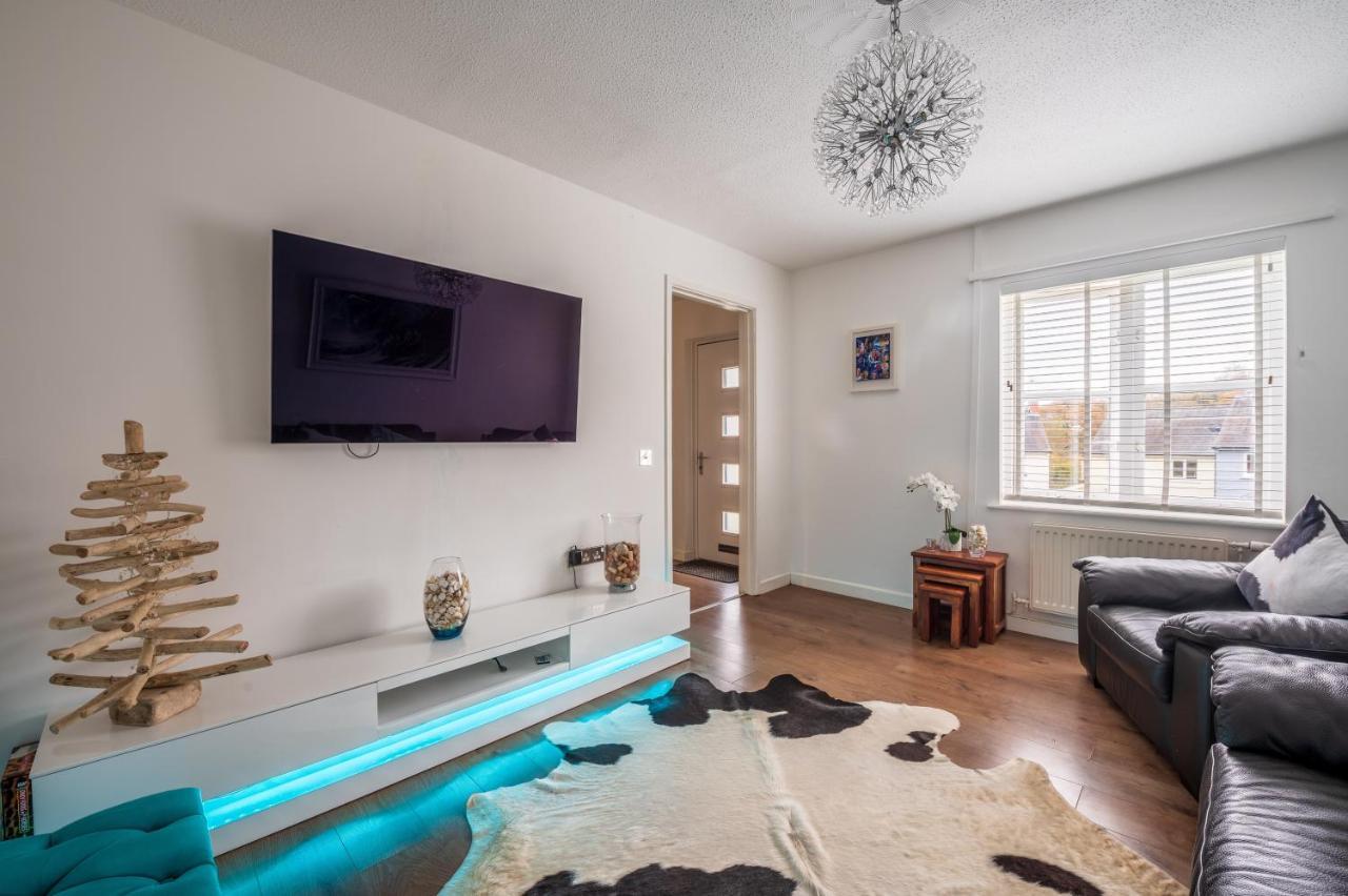 55 Incline Way Saundersfoot Coastal Retreat with Patio & Parking in Saundersfoot, United Kingdom