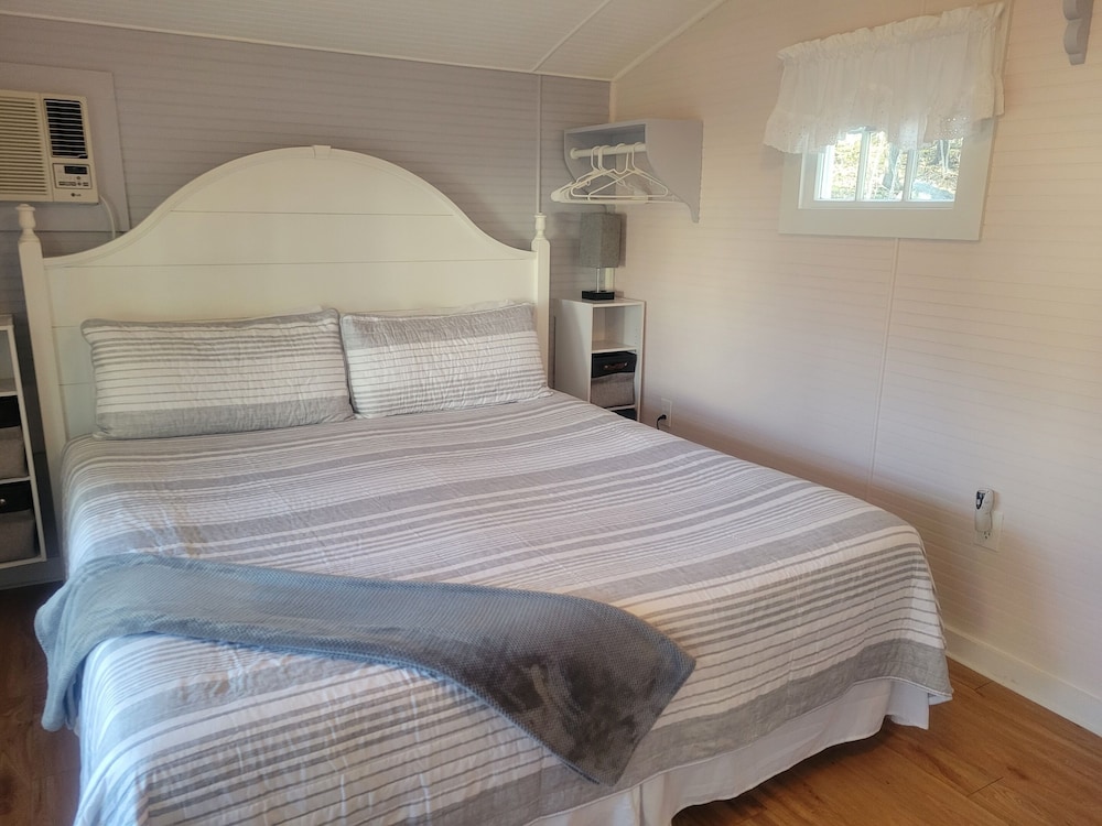 2 River Road Inn & Cottages - photo 25