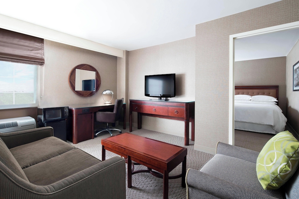 Sheraton Pittsburgh Airport Hotel - photo 15