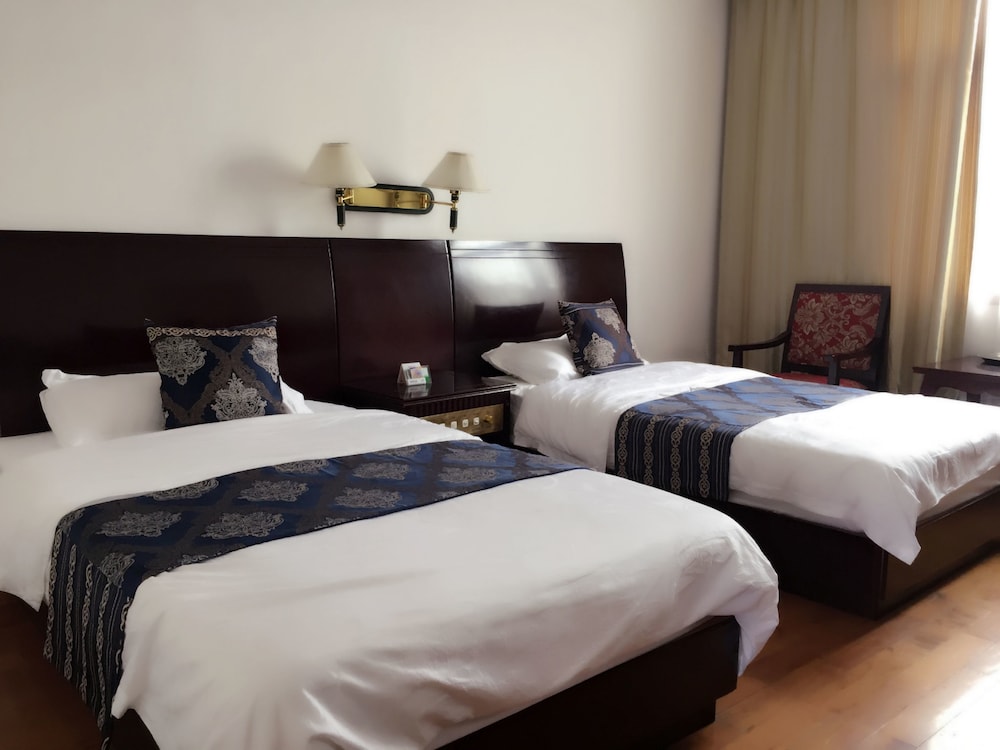 Wei Shan Hotel - last minute hotel in Dali