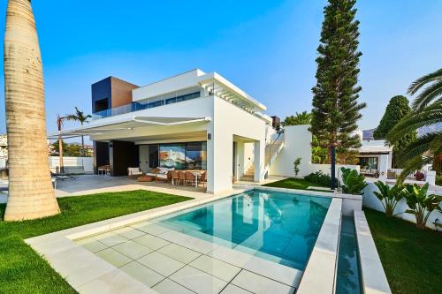 Sea Gardens Villa — 4-Star Luxury Hotel in Nerja, Spain