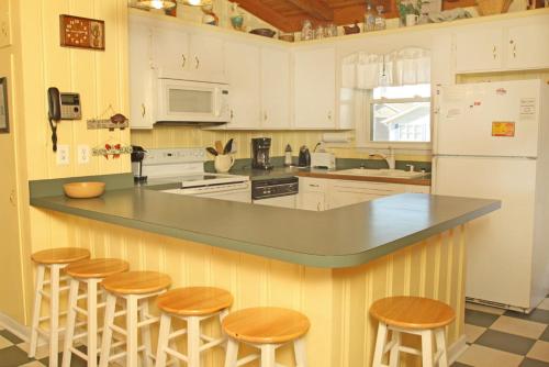 Cabana Boy by Oak Island Accommodations - photo 15