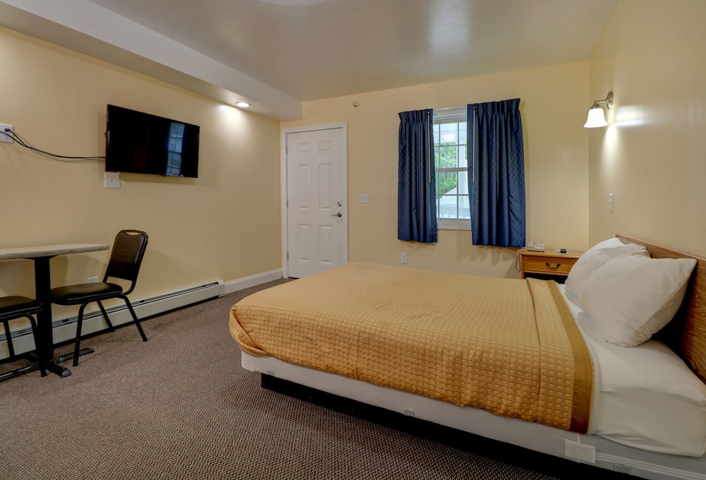 Brookside Motel And Cottages - photo 16