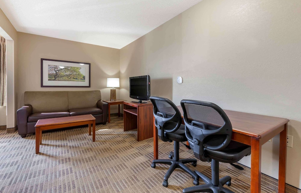 Extended Stay America Select Suites Rockford State Street - photo 7