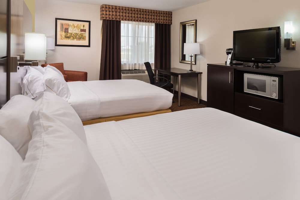 Holiday Inn Express Hotel & Suites Bucyrus an IHG Hotel - photo 5