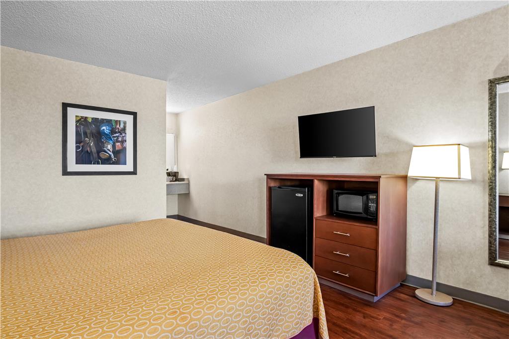 Americas Best Value Inn Midlothian Cedar Hill - photo 10