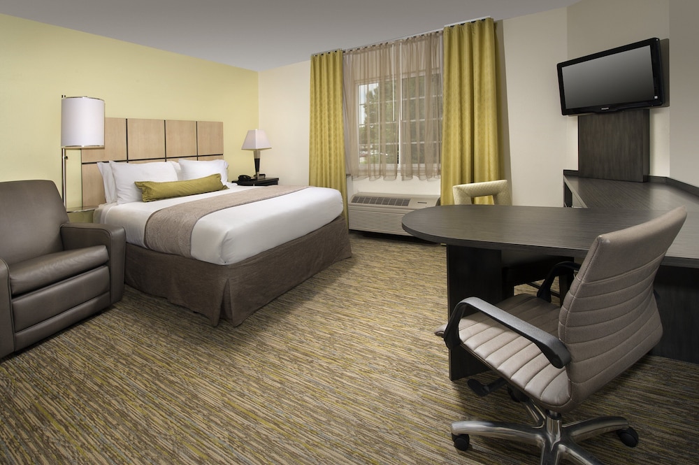 Candlewood Suites Richmond South an IHG Hotel - photo 3