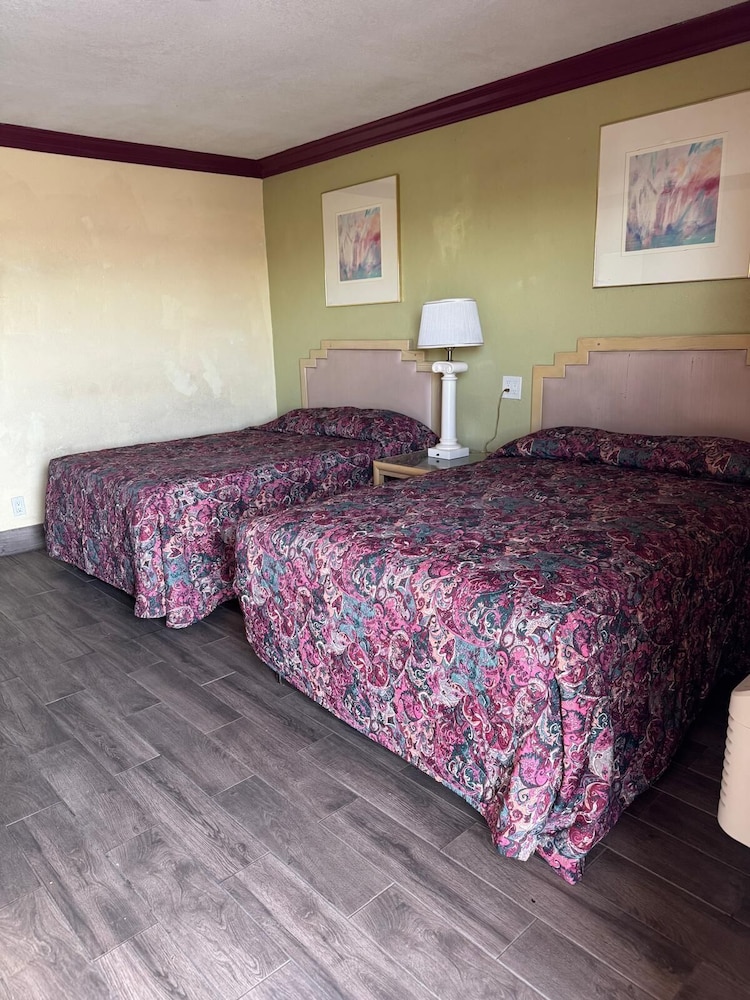 Sunstar Inn Los Banos near I 5 - photo 3