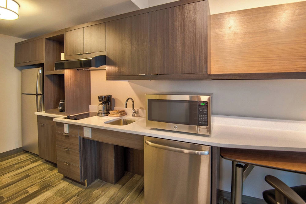 TownePlace Suites by Marriott Miami Airport - photo 24