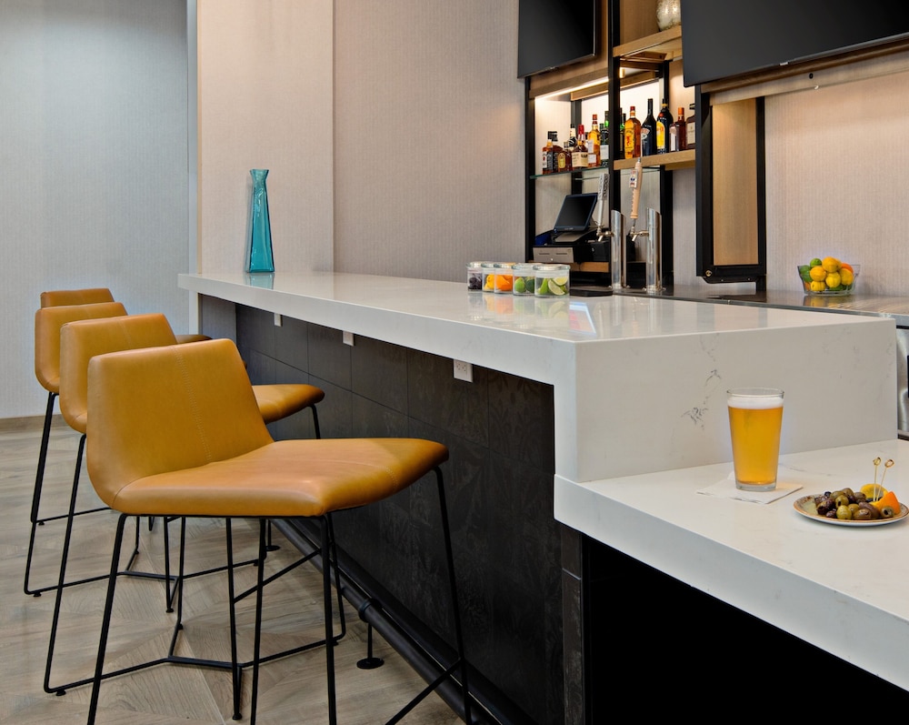 SpringHill Suites by Marriott Valencia - photo 29