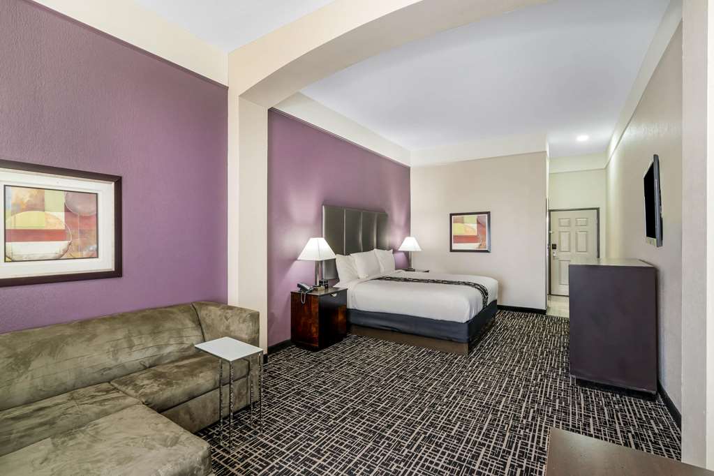 La Quinta Inn & Suites by Wyndham Canton MS - photo 28