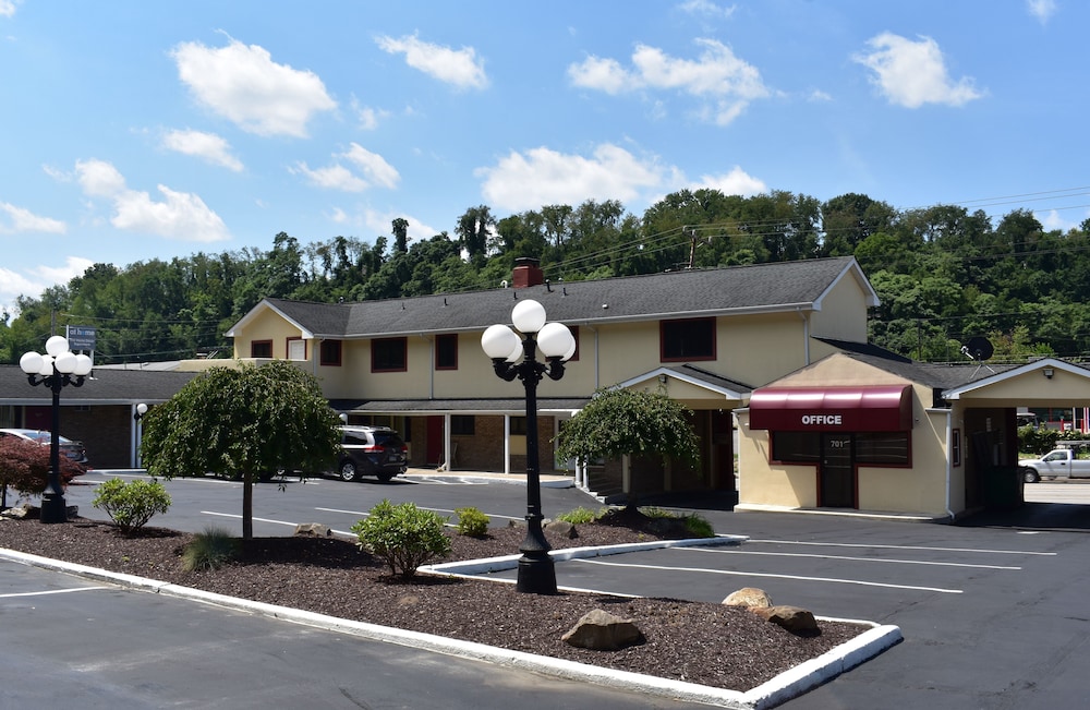South Hills Motel - photo 51
