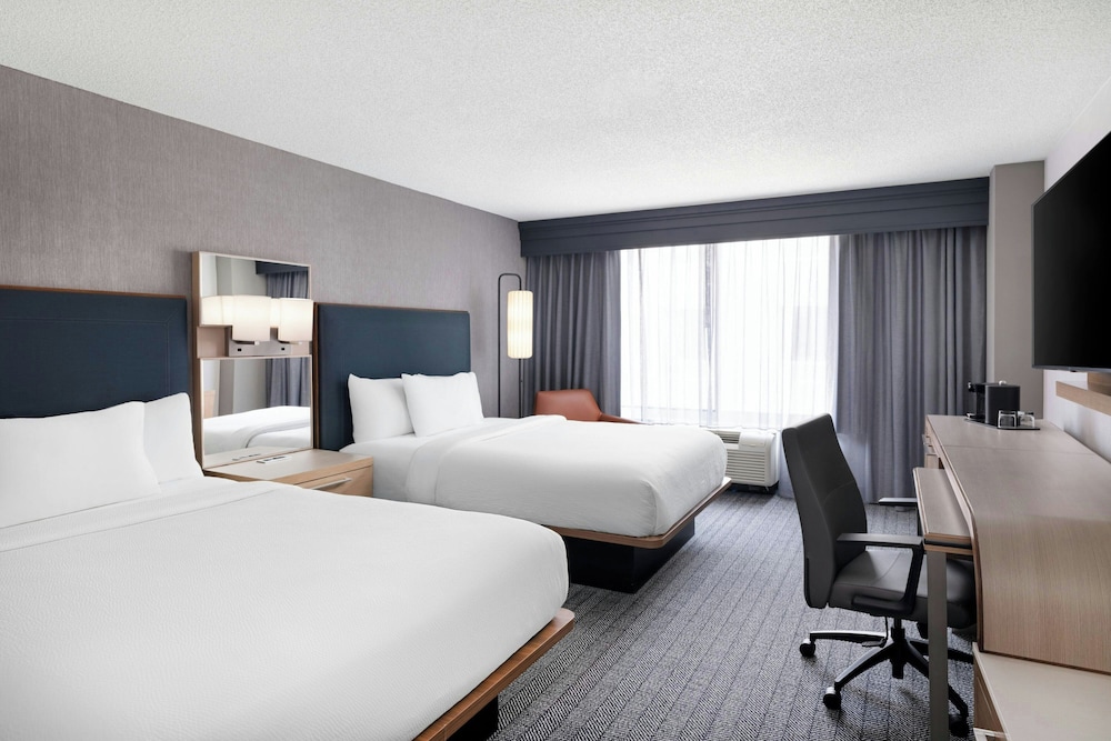 Courtyard by Marriott Charlotte City Center - photo 20