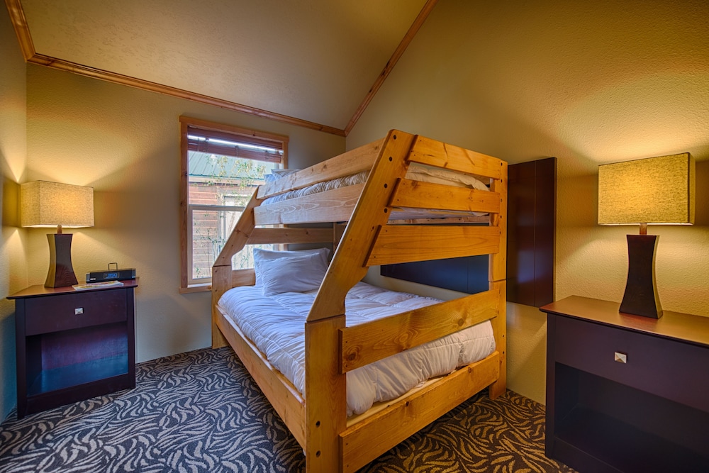 Explorer Cabins At Yellowstone - photo 6