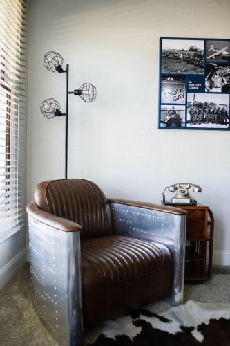The Aviators Lounge — 4-Star Luxury Hotel in Defiance, United States