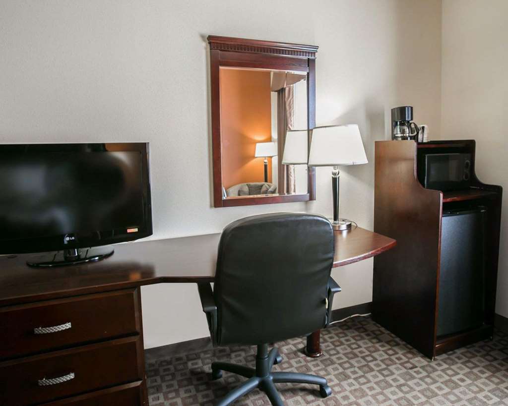 Sleep Inn & Suites Highway 290 NW Freeway - photo 12