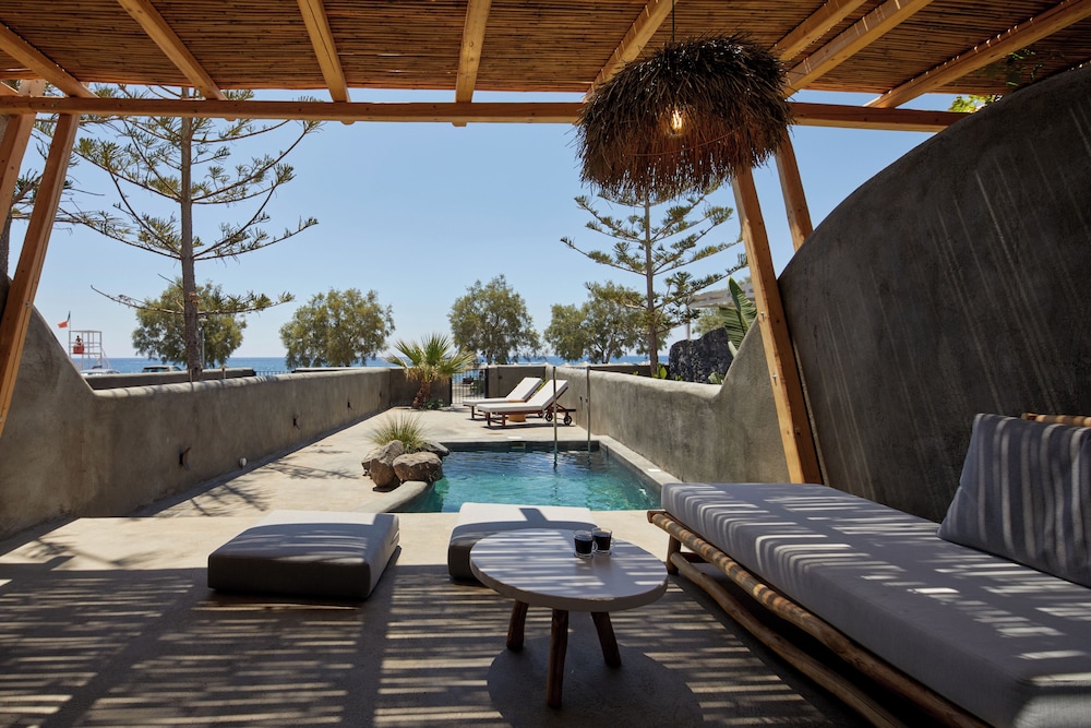 Oscar Beachfront Suites Adults Only — Agios Georgios