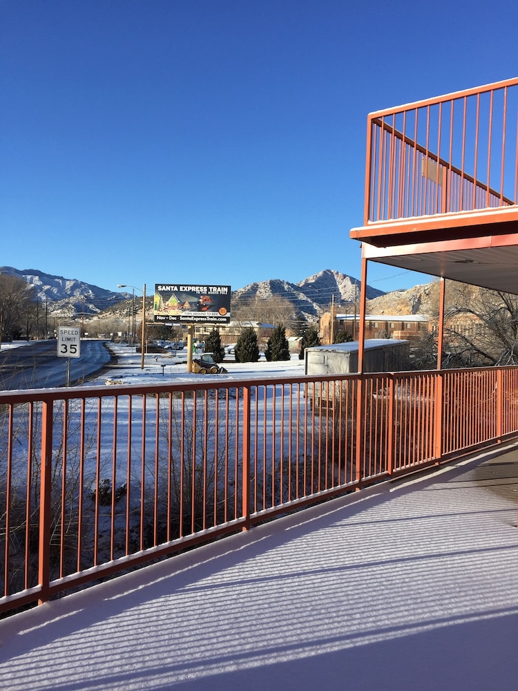 Parkview Inn Motel - photo 21