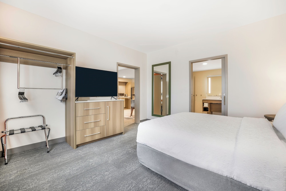 Home2 Suites by Hilton Madison East - photo 11