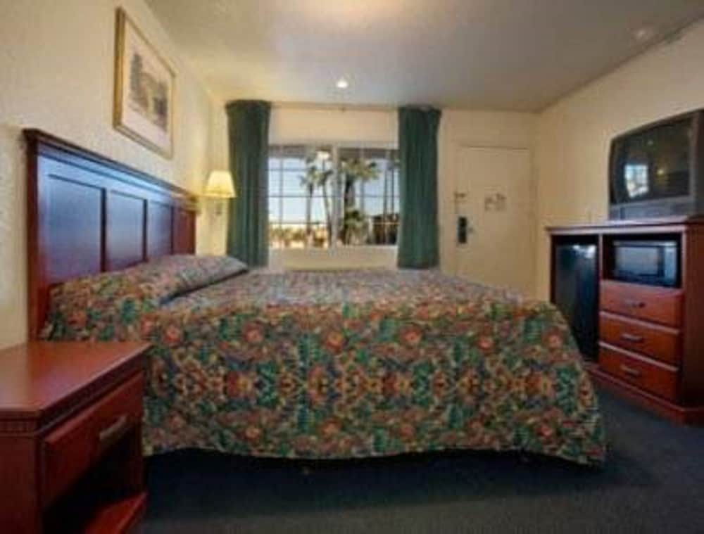 Orange Show Inn San Bernardino - photo 10