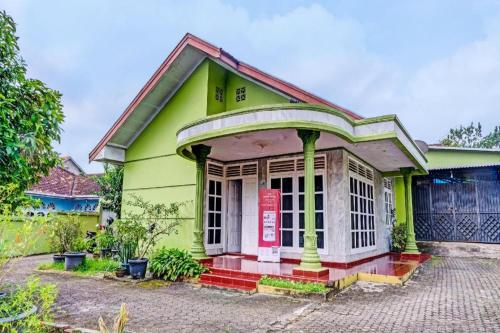 Spot On 91980 Kost Beringin 4 in Jambi City, Indonesia