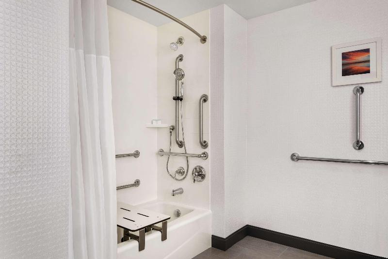 Hampton Inn Brooklyn Park - photo 48