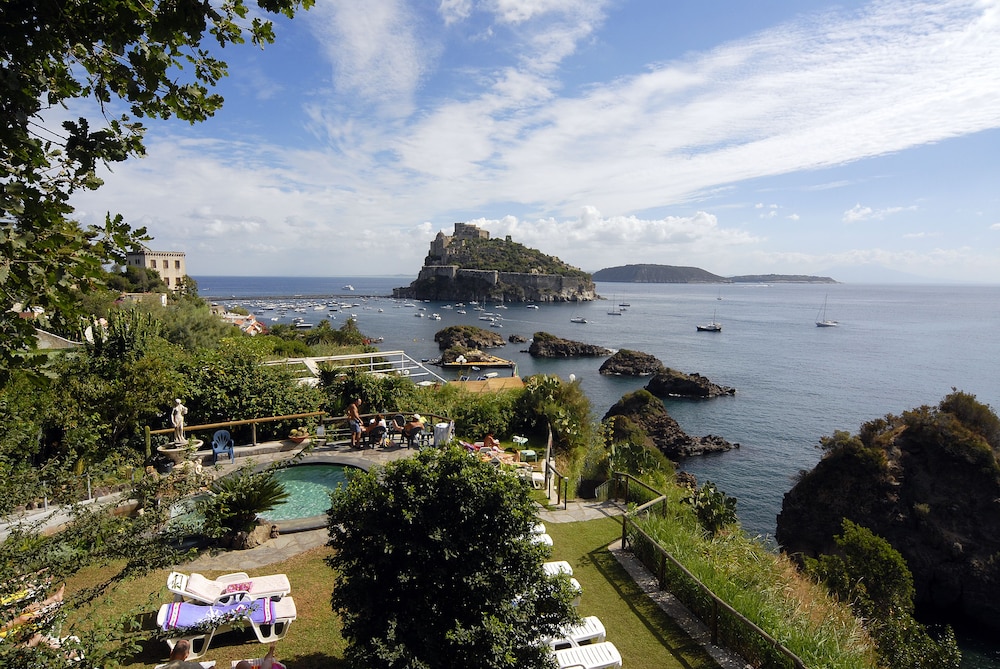 Hotel Giardino delle Ninfe e La Fenice in Ischia, Italy